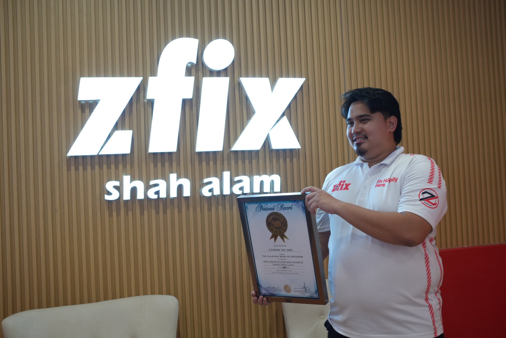 ZFIX - PENUKARAN BATERI IPHONE TERBANYAK DALAM MASA 12 JAM