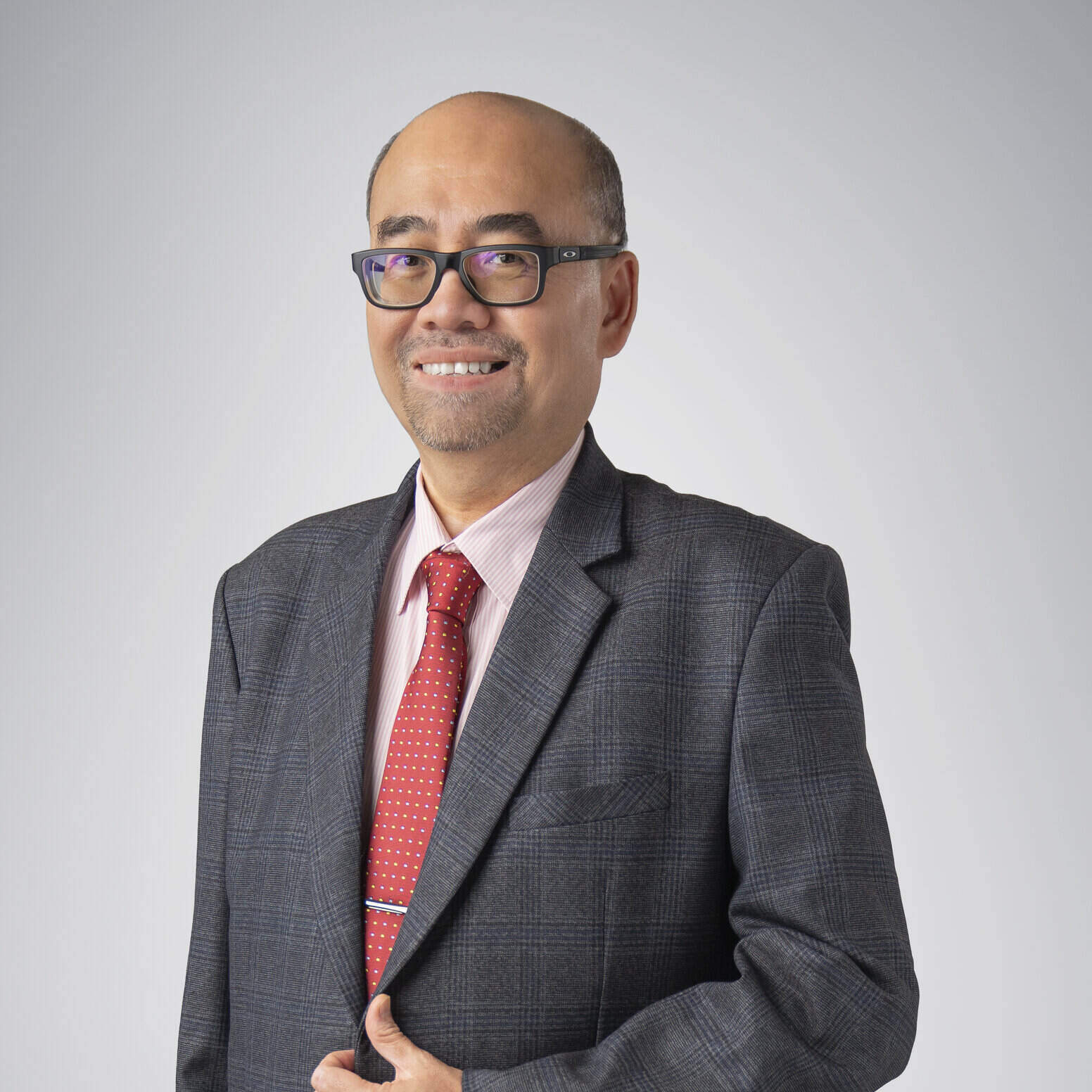 Dr. Megat Razeem - Consultant Physician, Respiratory Physician & Interventional Pulmonologist